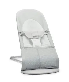 babybjorn-lezaczek-balance-soft-mesh-szary-bialy