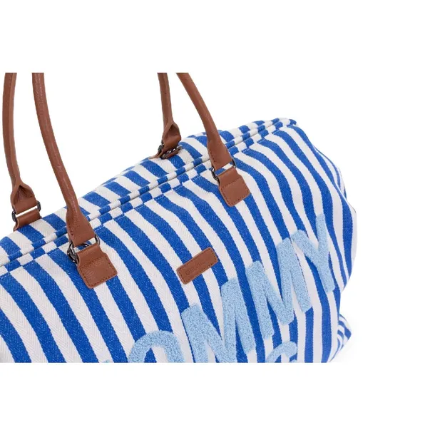 childhome-torba-mommy-bag-electrique-blue-plec-kobieta