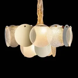 nowoczesna-lampa-wanesa-z-ozdobnym-kloszem-zlota