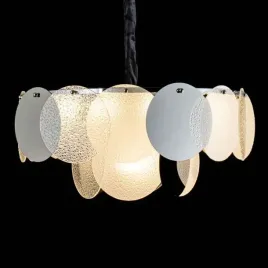 nowoczesna-lampa-wanesa-z-ozdobnym-kloszem-srebrna