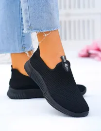 lekkie-czarne-buty-sportowe-damskie-wciagane-manilas-37