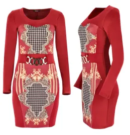 dopasowana-elegancka-sukienka-ze-zdobieniami-we-wzory-wiskoza-czerwony-s