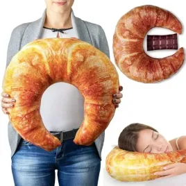 duza-grzejaca-poduszka-croissant-rogal-z-czekolada-suchy-termofor-ogrzewacz