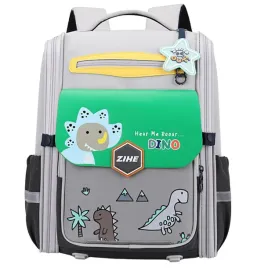 plecak-szkolny-z-dinozaurami-pas-piersiowy-szary-zielony-21l-39cm