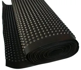 folia-fundamentowa-kubelkowa-20x20-400g-m2-kurier