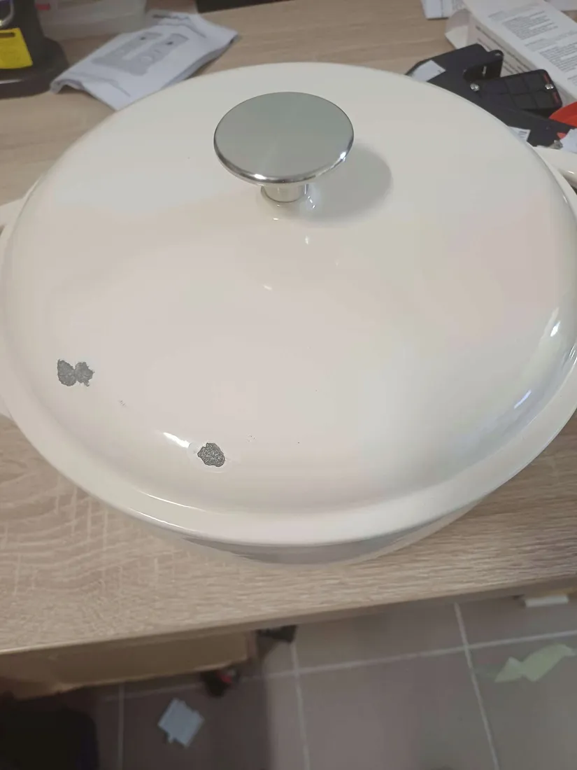 garnek-amazon-basics-okragly-bialy