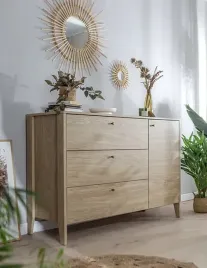 komoda-z-szufladami-i-drzwiami-do-sypialni-funkcjonalna-dab-olejowany