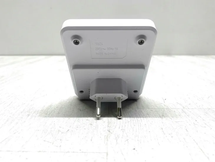 inteligentna-lampka-nocna-led-varta-motion-sensor-light-marka-varta