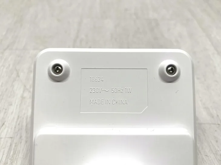 inteligentna-lampka-nocna-led-varta-motion-sensor-light-zasieg-swiatla-3-m