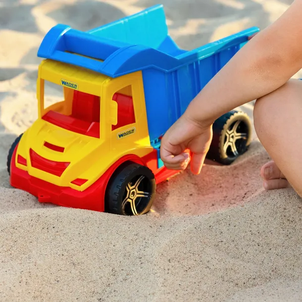 multi-truck-wywrotka-material-plastik