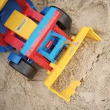 gigant-traktor-ladowarka-czerwono-zolty-stan-nowy-material-plastik