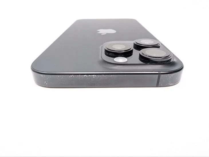 apple-iphone-16-pro-max-256gb-tytan-czarny-typ-akumulatora-litowo-jonowy