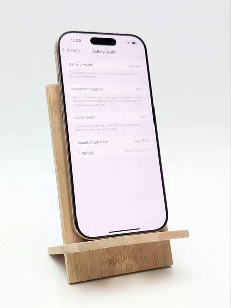 apple-iphone-16-pro-128gb-tytan-pustynny-kolor-zloty