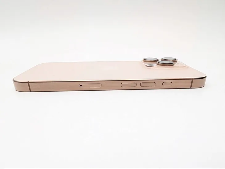 apple-iphone-16-pro-128gb-tytan-pustynny-funkcje-aparatu-autofocus-cyfrowa-stabilizacja-obrazu-hdr-lampa-blyskowa-nagrywanie-wideo-optyczna-stabilizacja-obrazu-panorama-samowyzwalacz-wykrywanie-twarzy-zdjecia-seryjne-zoom