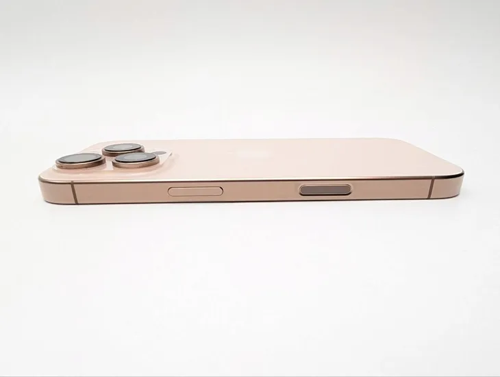 apple-iphone-16-pro-128gb-tytan-pustynny-rozdzielczosc-nagrywanych-filmow-4k-1080p-fullhd-720p-hd
