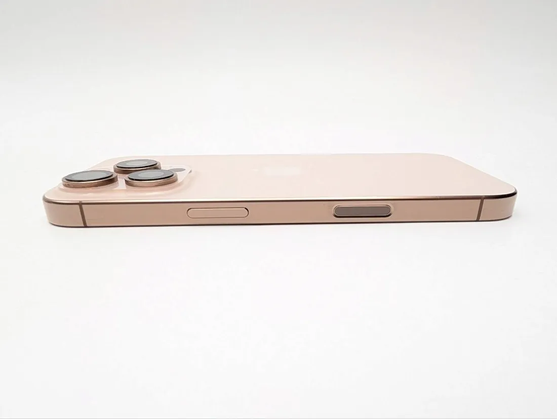 apple-iphone-16-pro-128gb-tytan-pustynny-model-telefonu-iphone-16-pro