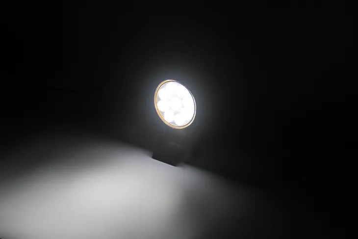 lampa-robocza-9xled-okragla-plus-stan-nowy-typ-samochodu-samochody-ciezarowe-samochody-dostawcze-samochody-kempingowe-autobusy-samochody-osobowe-4x4-suv-niezdefiniowany