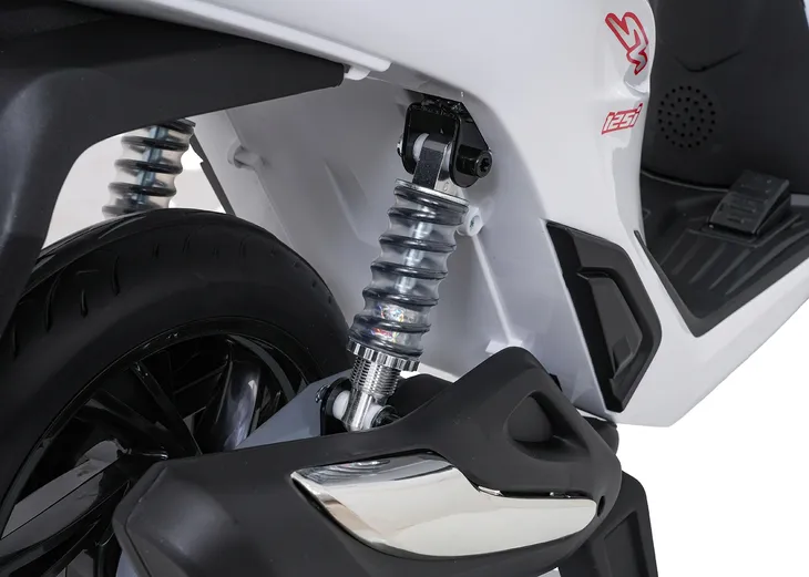 motor-skuter-honda-sh125i-bialy-na-akumulator-dla-dzieci-gratisy-stan-nowy-kolor-bialy