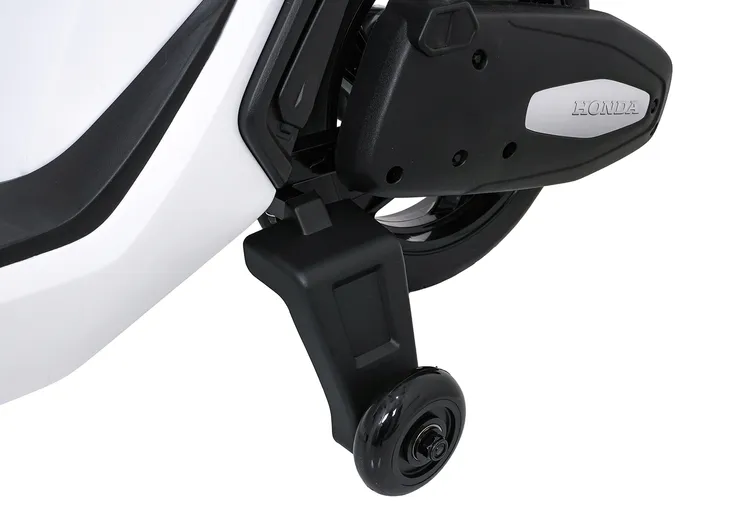 motor-skuter-honda-sh125i-bialy-na-akumulator-dla-dzieci-gratisy-stan-nowy-maksymalne-obciazenie-30-kg
