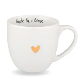 prezent-na-dzien-kobiet-kubek-300ml-badz-tu-i-teraz-biala-polska-porcelana