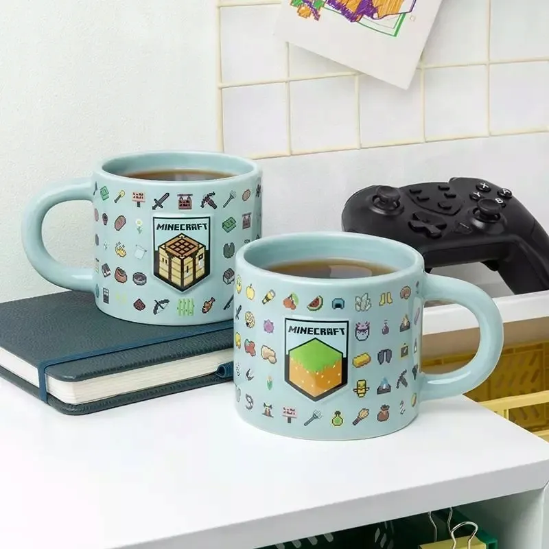paladone-minecraft-embossed-mug-pp14641mcf-stan-nowy