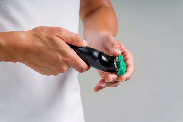 trymer-wahl-9893-0464-czarna-mozliwosc-mycia-pod-woda-tak