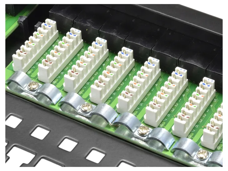 panel-patch-a-lan-pk013-czarny-certyfikat-ce