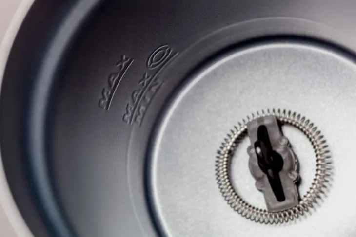 spieniacz-do-mleka-eldom-si550-rodzaj-dzbankowy