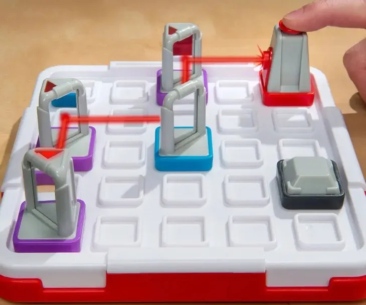 thinkfun-laser-maze-wiek-gracza-8-11-lat