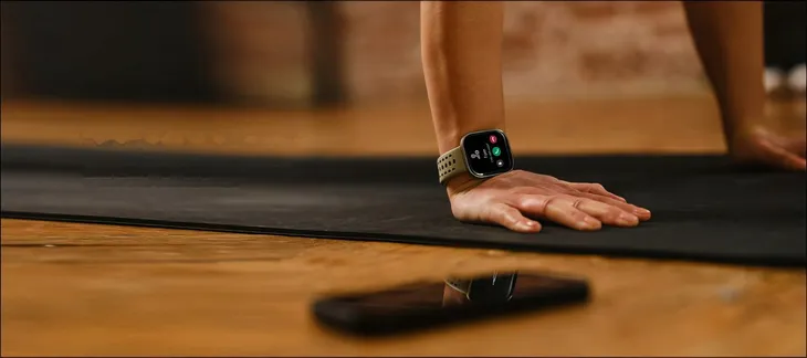 smartwatch-amazfit-bip-6-charcoal-rodzaj-baterii-akumulator-litowo-jonowy