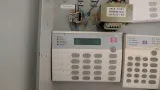 przycisk-napadowy-isc-pb1-100-bosch-typ-alarmu-przewodowy-zawiera-baterie-nie