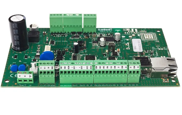 centrala-alarmowa-satel-versa-ip-waga-z-opakowaniem-1-52-kg-marka-satel