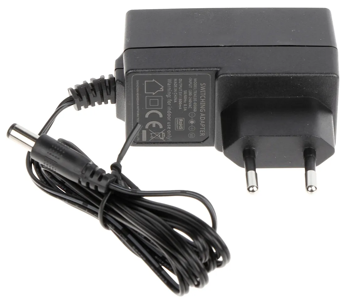 switch-ds-3e0505d-e-5-portowy-hikvision-waga-z-opakowaniem-0-18-kg