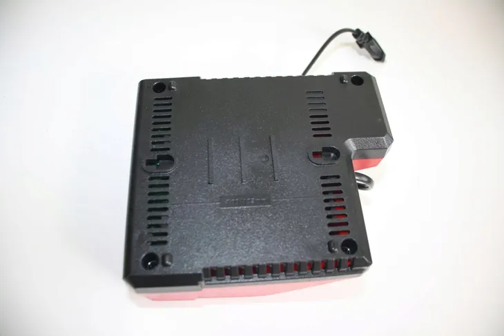 ladowarka-podwojna-zamiennik-do-milwaukee-m12-18fc-m12-m14-m18-certyfikat-ce-kod-producenta-m12-18c