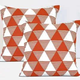zestaw-2-poszewek-na-poduszki-petals-43x43-cm-rdzawe-trojkaty