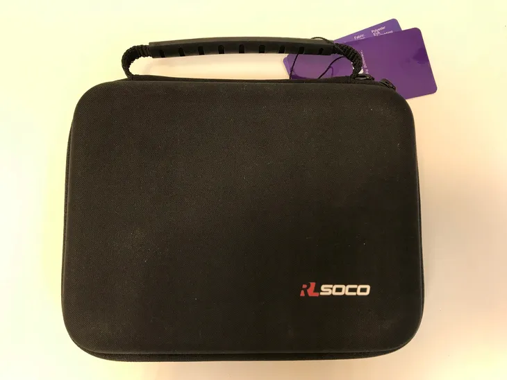 rl-soco-etui-material-dominujacy-inny