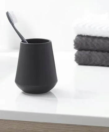 sealskin-conical-black-kubek