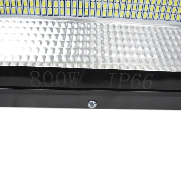halogen-bialy-neutralny-1000-lm-10-w-kolor-czarny