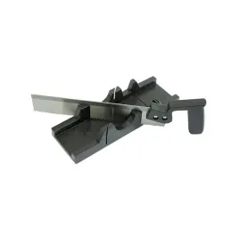 skrzynka-uciosowa-plastik-pila-do-drewna