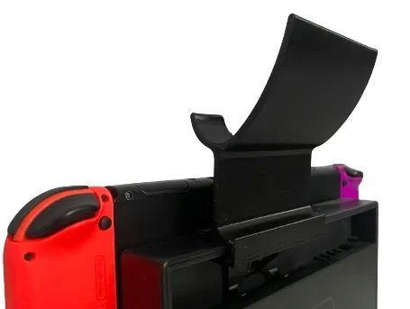 uchwyt-na-pro-controller-nintendo-switch-mocowany-do-dock-a-czarny-kod-producenta-uchwyt-do-dock-ns-czarny