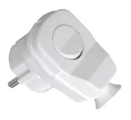 wtyczka-katowa-z-wlacznikem