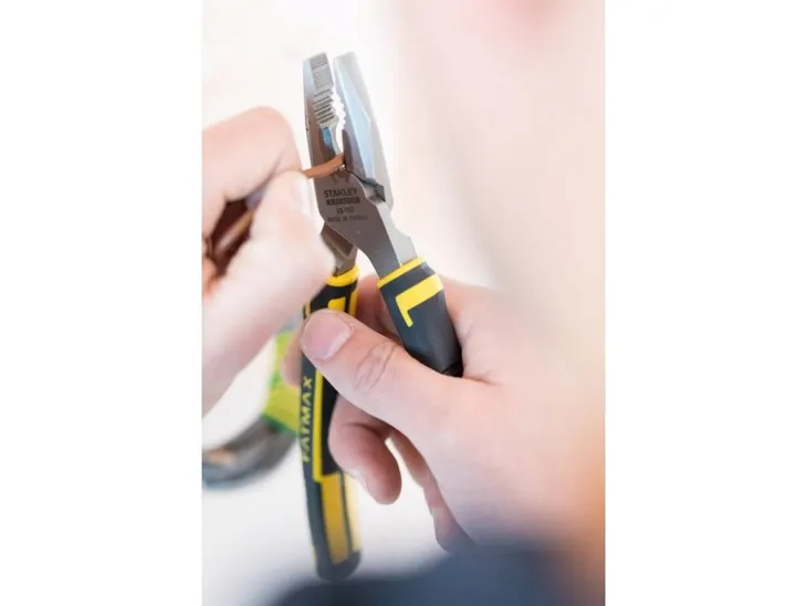 stanley-szczypce-uniwersalne-180-kombinerki-89-867-dlugosc-180-mm