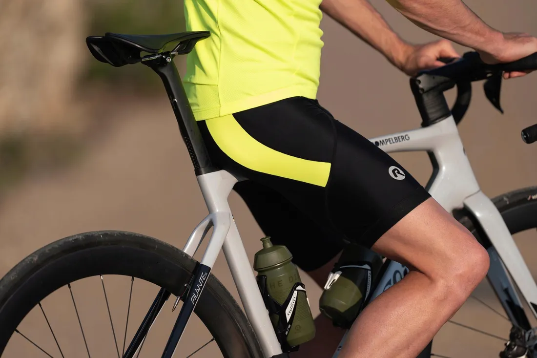 spodenki-rowerowe-meskie-rogelli-core-bib-short-black-fluor-yellow-s-marka-rogelli