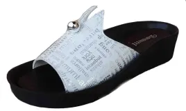 skorzane-klapki-damskie-koturn-45-cm-bialy-41