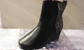 botki-damskie-czarne-szerokie-w-koturn-6cm-teg-h-39