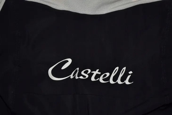 casttelli-donna-velocissima-3-spodenki-rowerowe-damskie-m-marka-castelli-plec-mezczyzna