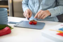 deska-do-krojenia-snap-l-niebieska-koziol