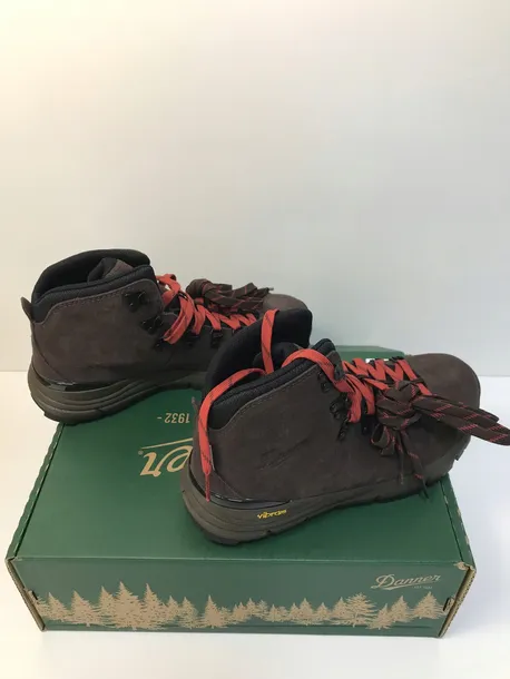 danner-mountain-600-damskie-trekingowe-buty-395-kolor-brazowy