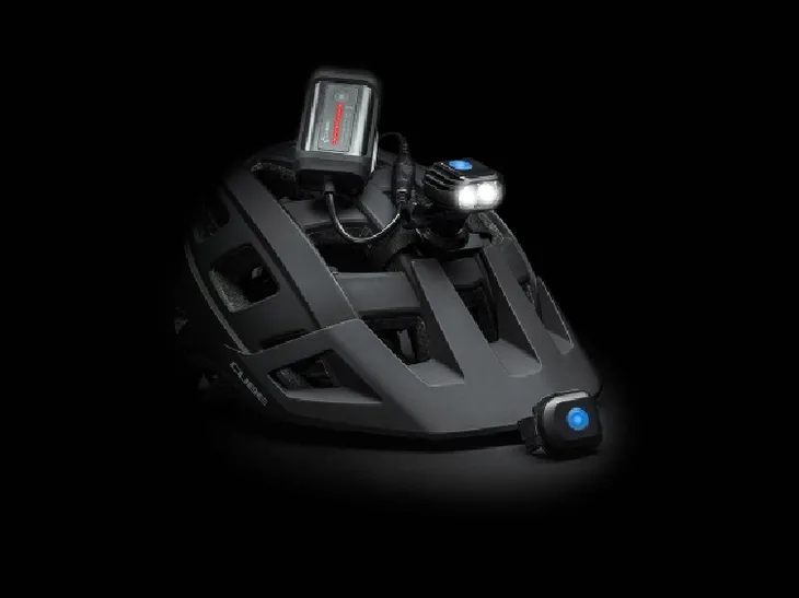 lampka-cube-13979-led-hpa-2000-na-kask-zasilanie-akumulator
