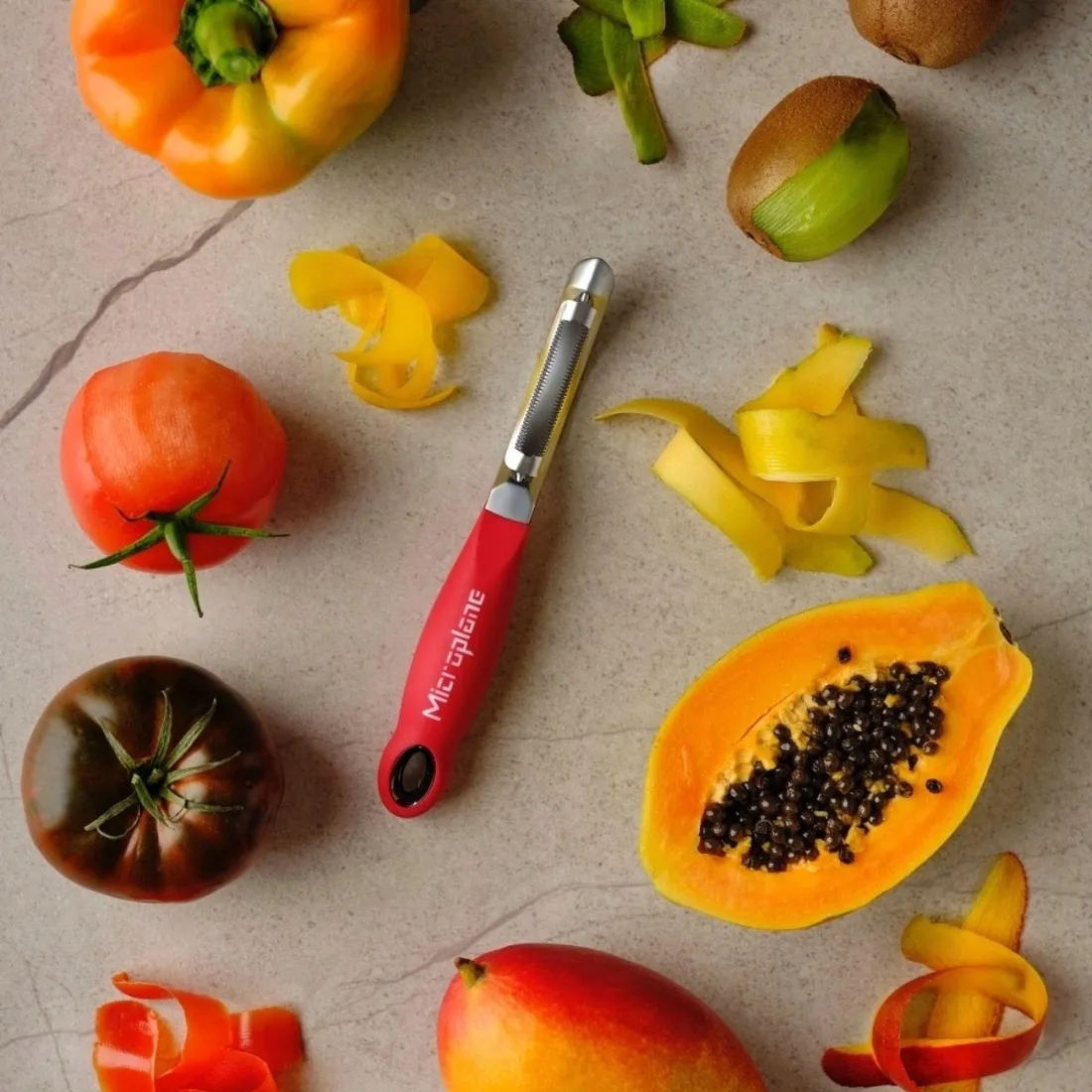 microplane-specialty-obieraczka-do-warzyw-czerwona-rodzaj-obieraczka-pionowa